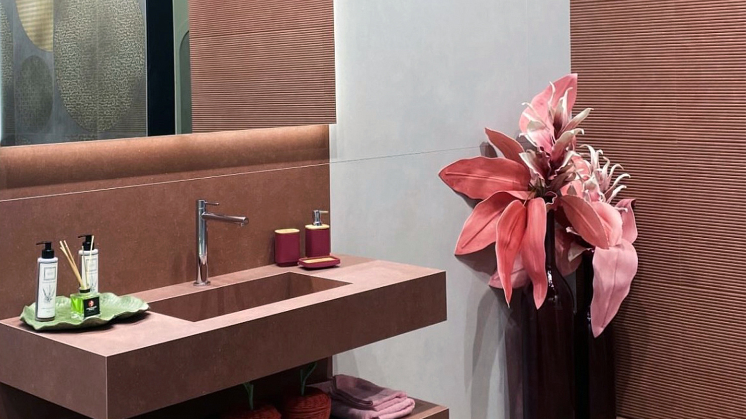 "Cersaie 2025: плитка с характером" — обзор мировой выставки в Италии